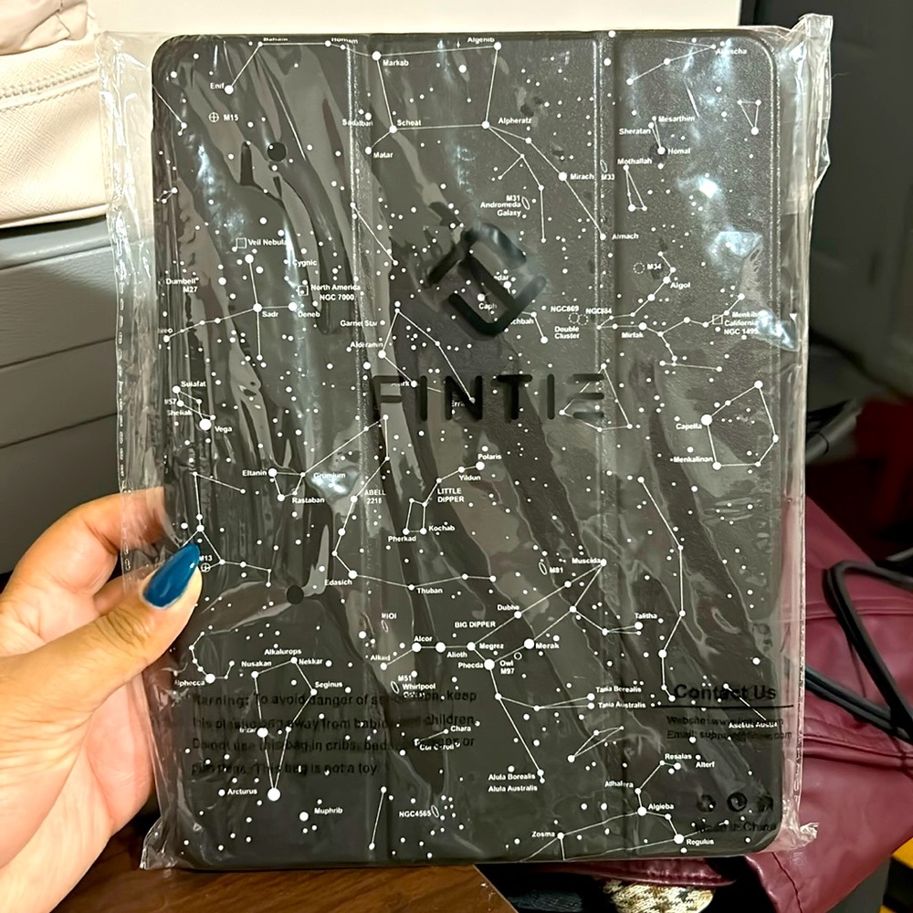 IPAD 7th GEN CASE. Brand: Fintie. 10.2’